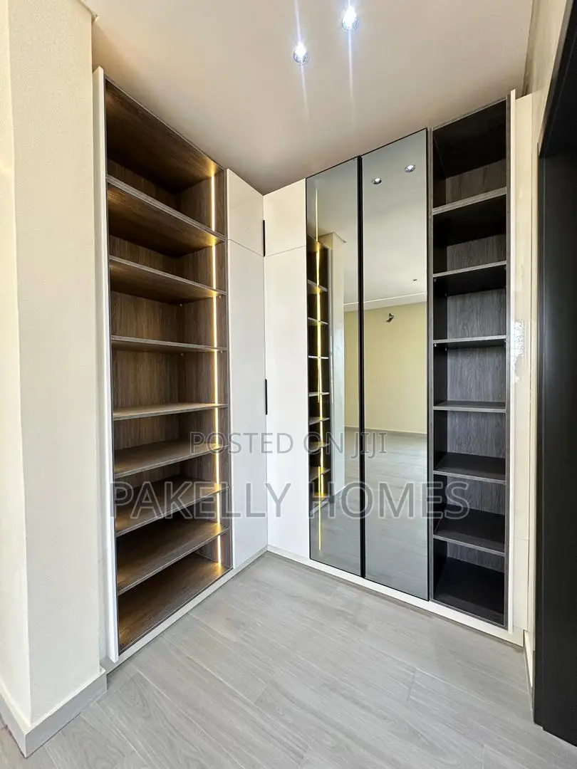 Exquisite Spacious Luxury 5 Bedroom Detached Duplex in VGC / Ajah