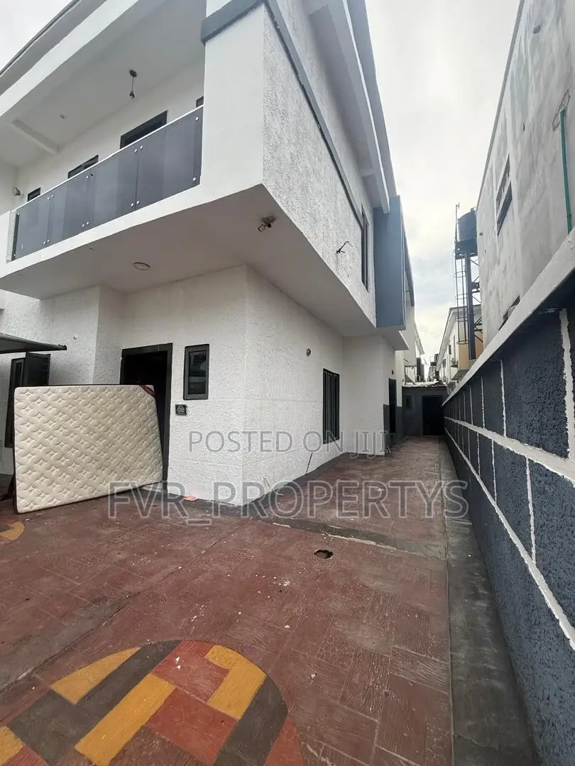 4bdrm Duplex in Orchid, Ikota for rent in Ikota