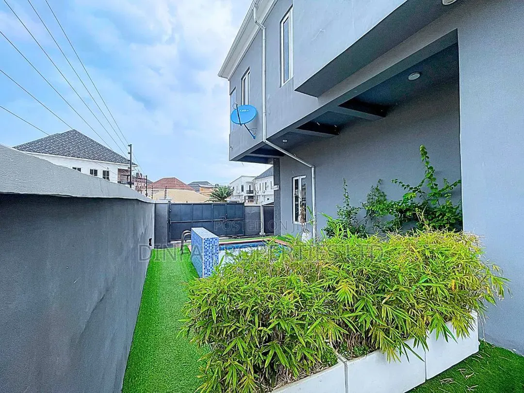 Furnished 5bdrm Duplex in Ikota for sale in Ikota