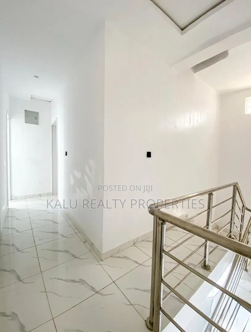 4bdrm Duplex in Ikota for rent in Ikota