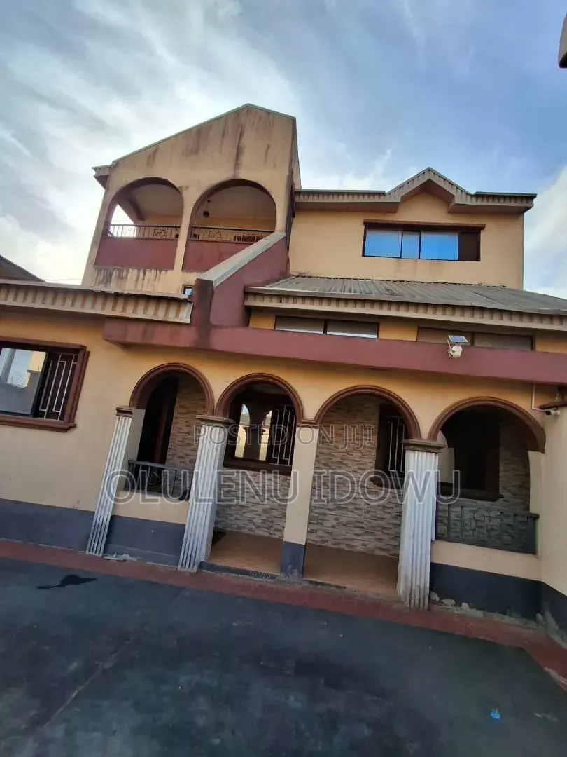 Furnished 5bdrm Duplex in Governors Road for sale in Governors Road