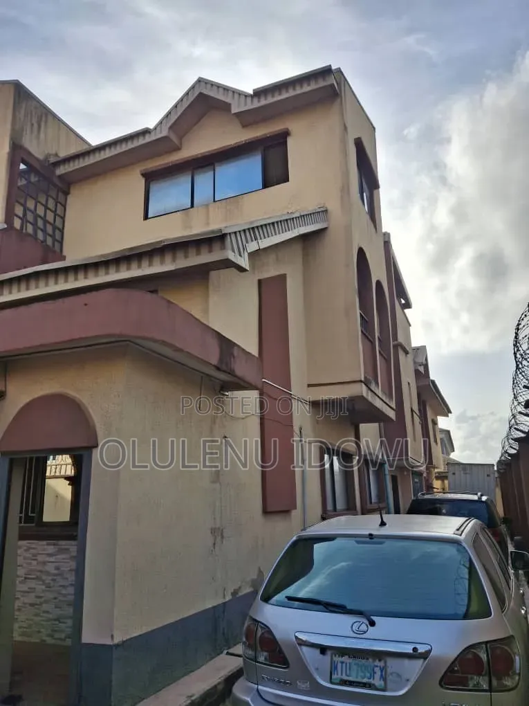 Furnished 5bdrm Duplex in Governors Road for sale in Governors Road