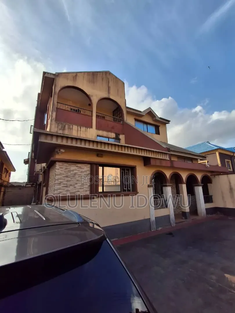 Furnished 5bdrm Duplex in Governors Road for sale in Governors Road