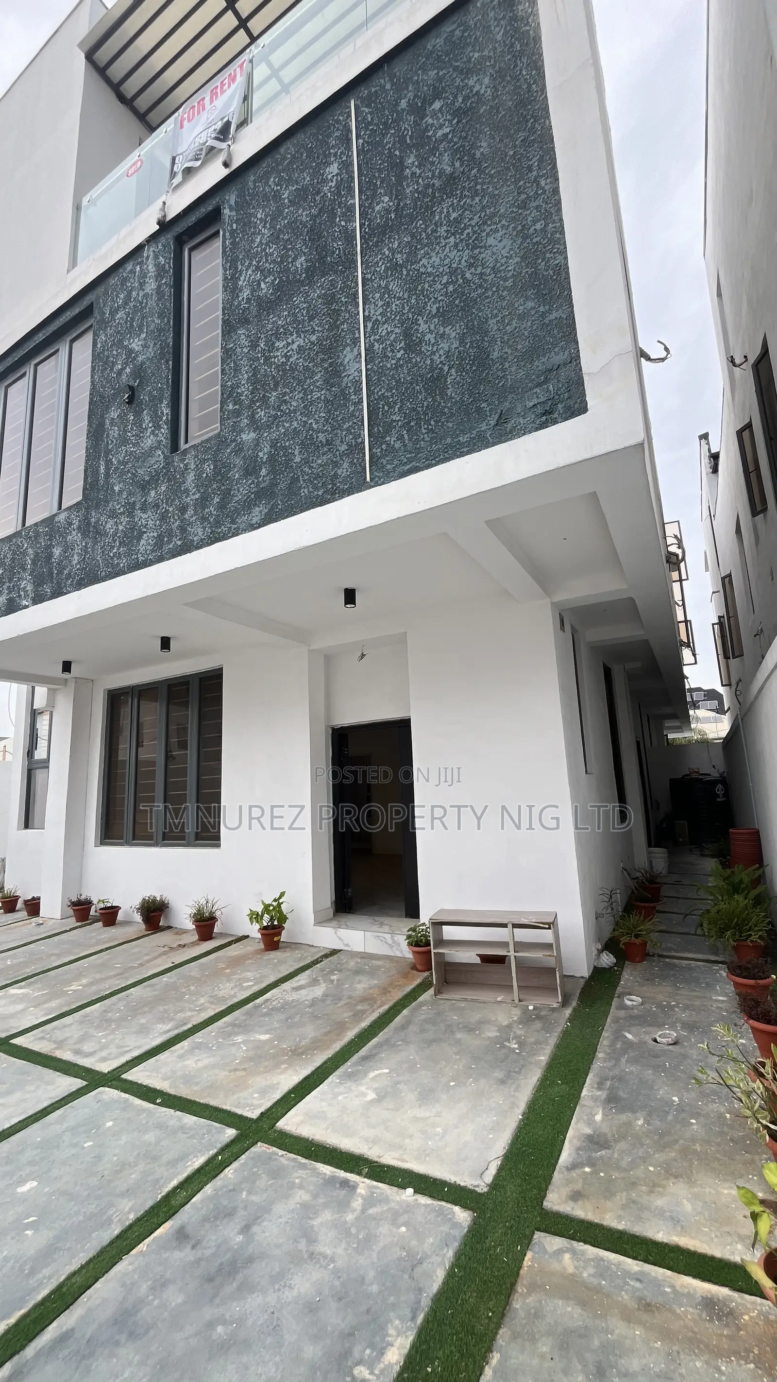 4bdrm Duplex in Ologolo for sale in Ologolo