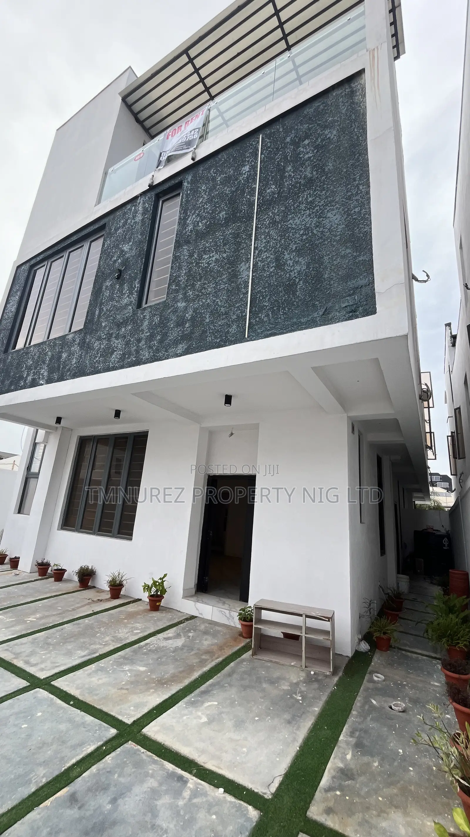 4bdrm Duplex in Ologolo for sale in Ologolo