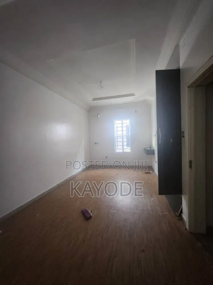 1bdrm Shared Apartment in Van Daniel Estate, Ebute Metta for rent in Ebute Metta