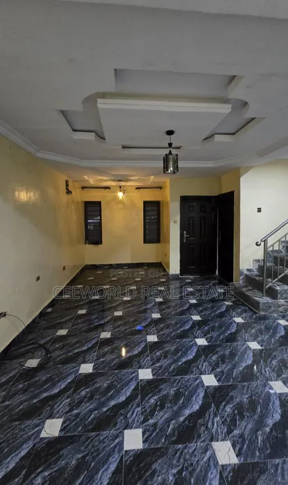 4bdrm Duplex in Oluwo Kekere, Basorun for rent in Basorun