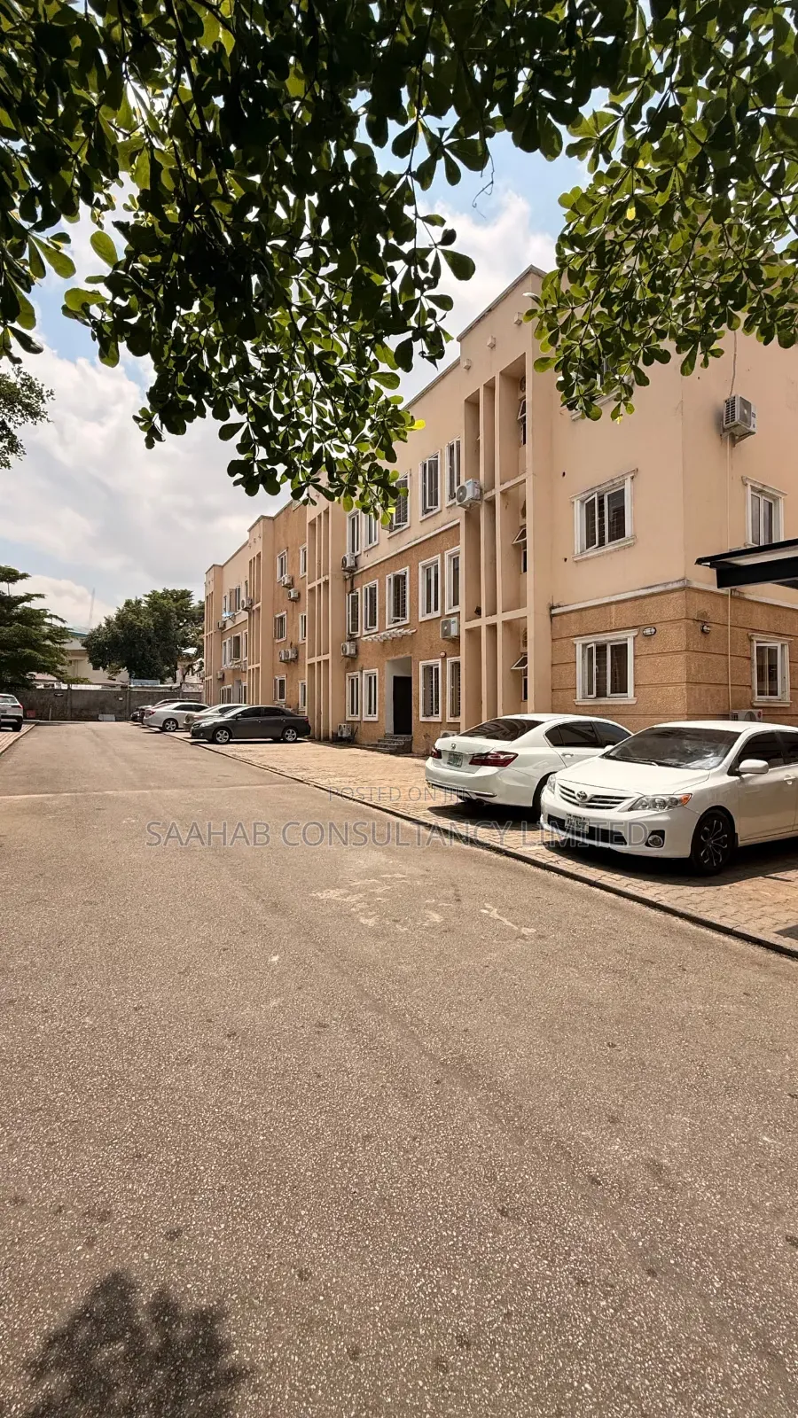 3bdrm Apartment in B&H, Garki for sale in Garki