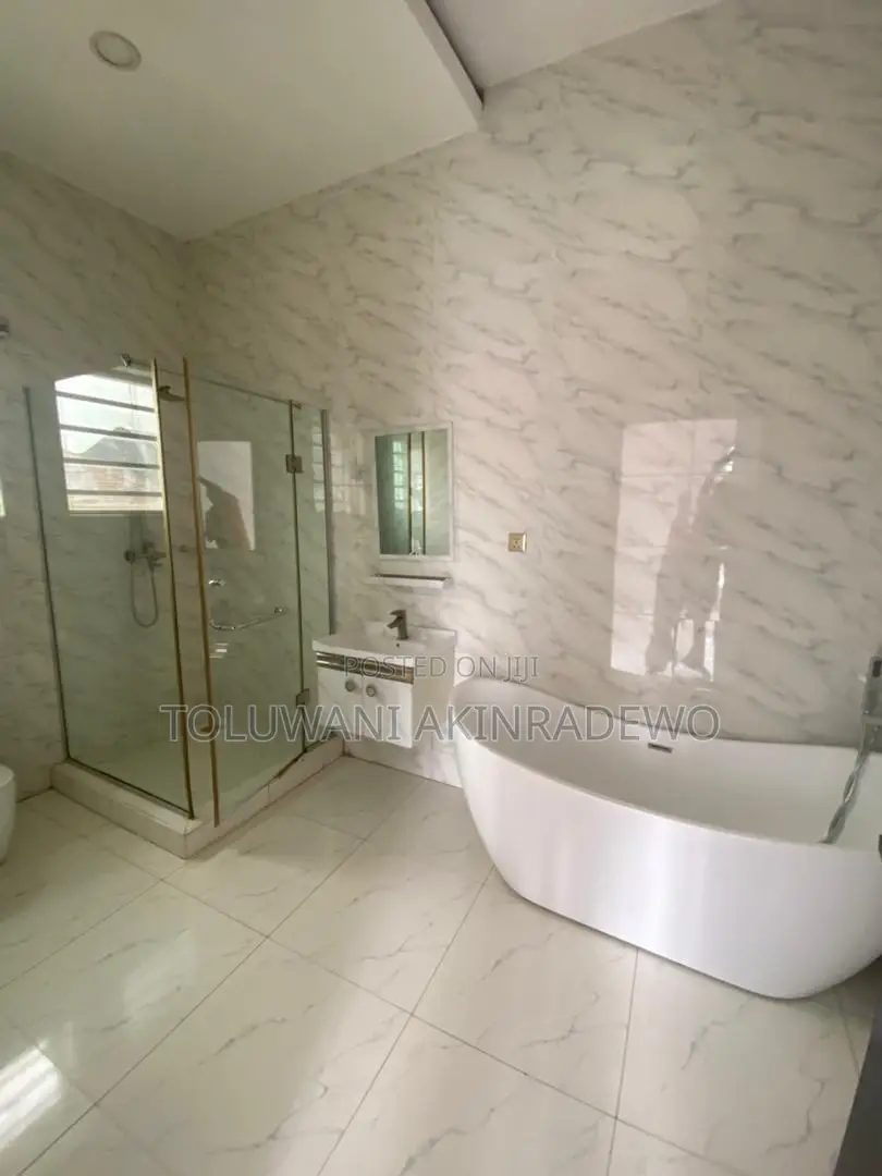 4bdrm Duplex in Oral Estate, Lekki Expressway for rent in Lekki Expressway