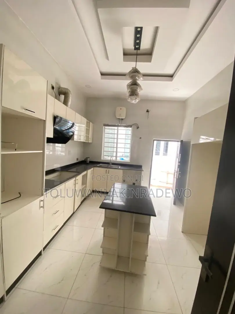 4bdrm Duplex in Oral Estate, Lekki Expressway for rent in Lekki Expressway