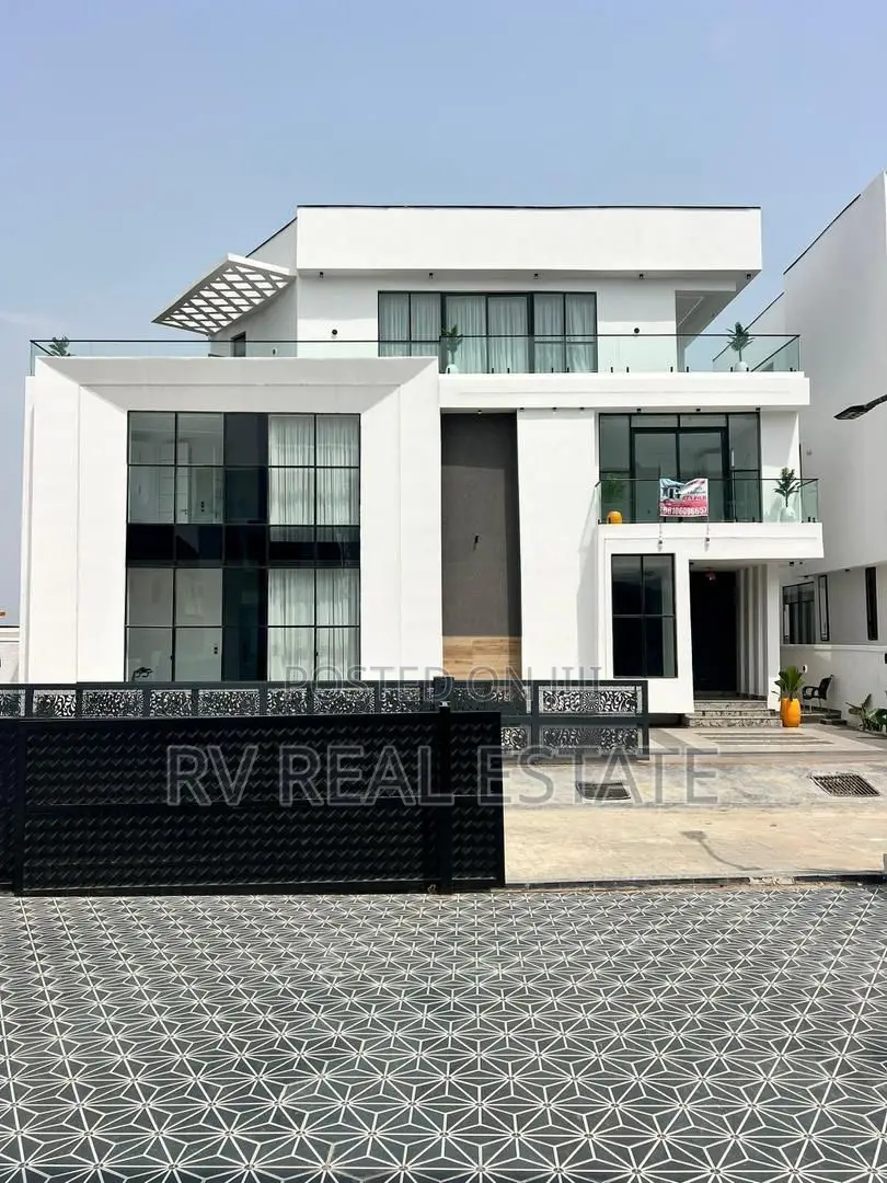 5bdrm Duplex in Chevron for sale in Chevron