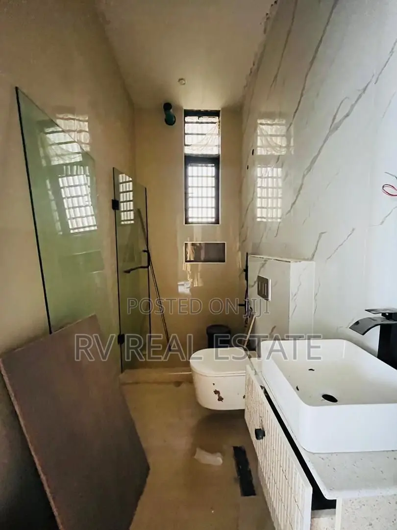 4bdrm Duplex in Omole Phase 1 for sale in Omole Phase 1