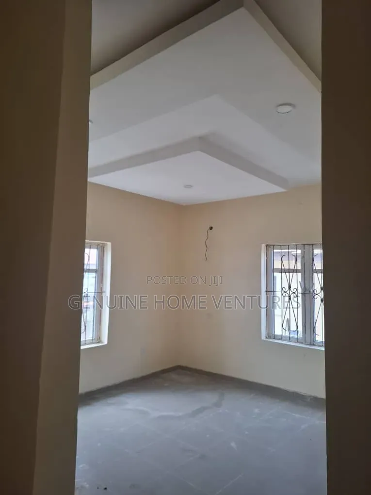 12bdrm Block of Flats in Awoyaya for sale in Awoyaya