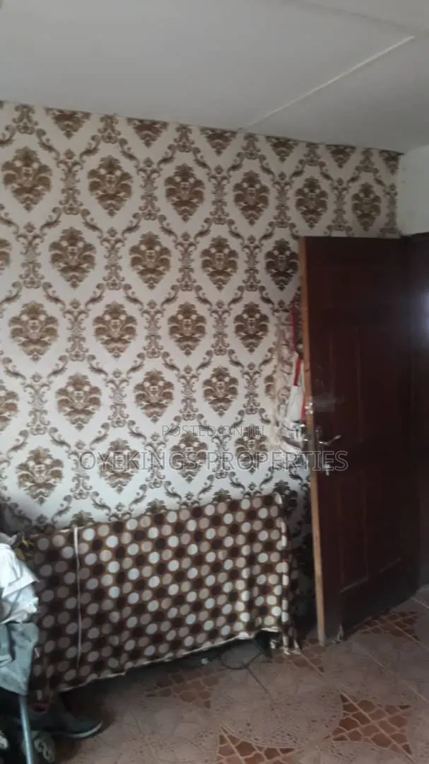 4bdrm Bungalow in Odoona, Oluyole Estate for sale in Oluyole Estate