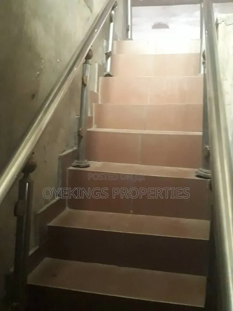 4bdrm Bungalow in Odoona, Oluyole Estate for sale in Oluyole Estate