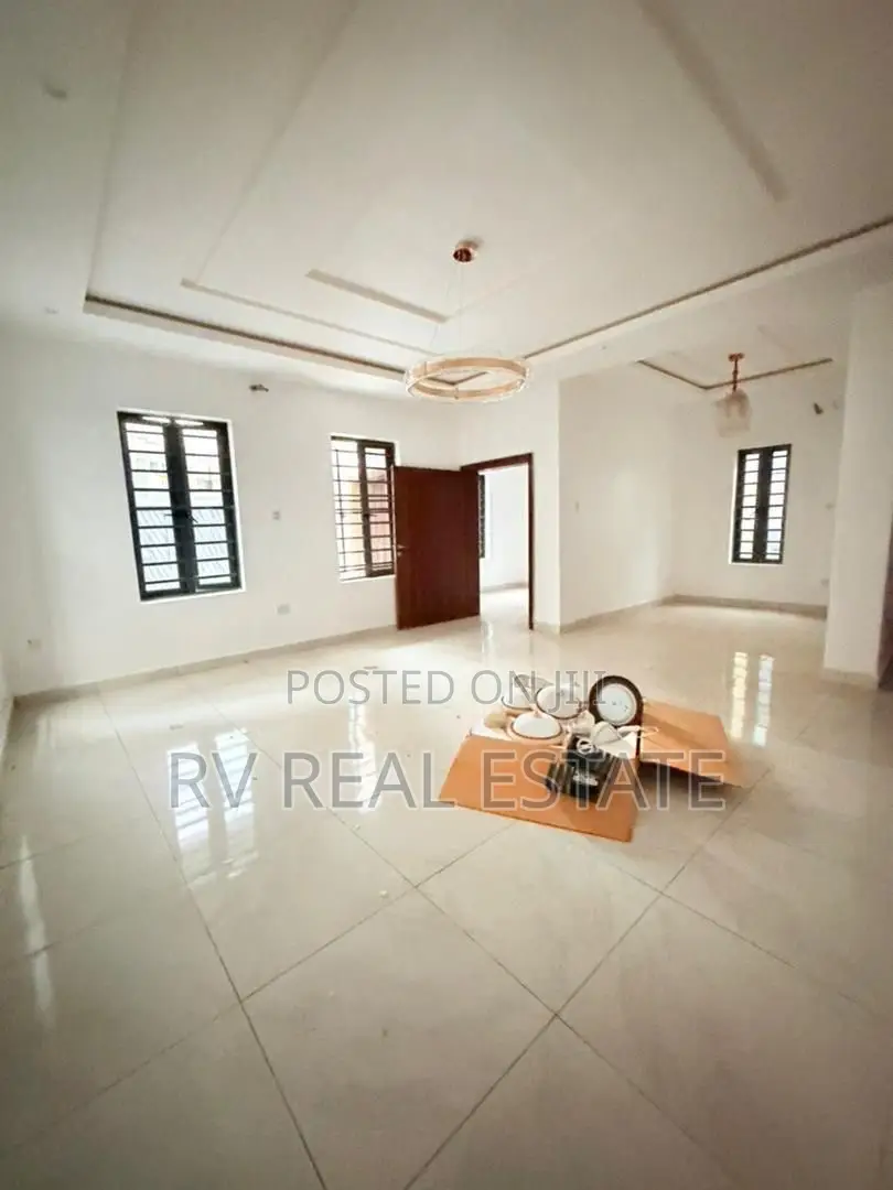 4bdrm Duplex in Obanikoro for sale in Obanikoro