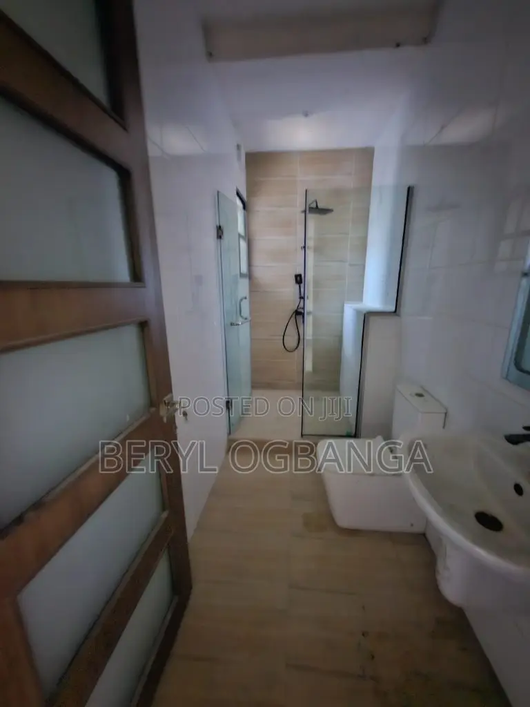 2bdrm Duplex in Ikate for sale in Ikate