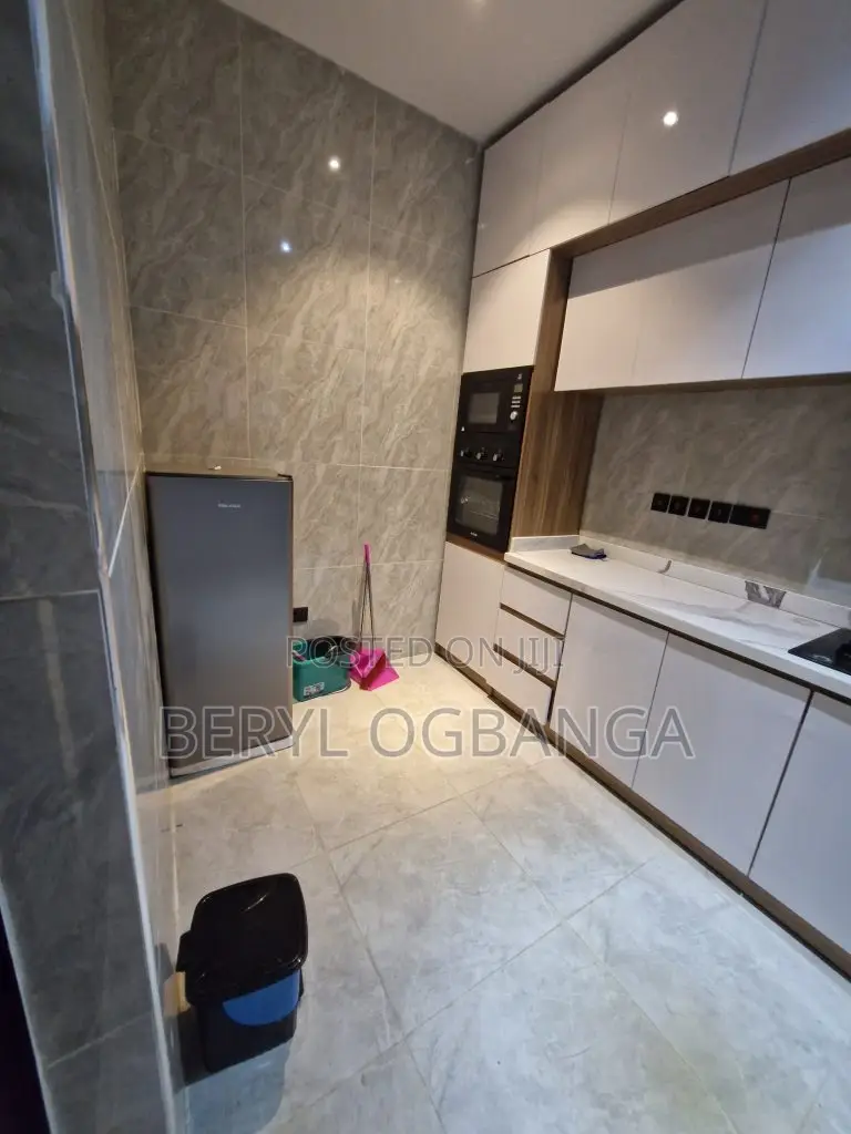 Furnished 2bdrm Apartment in Ikate for sale in Ikate