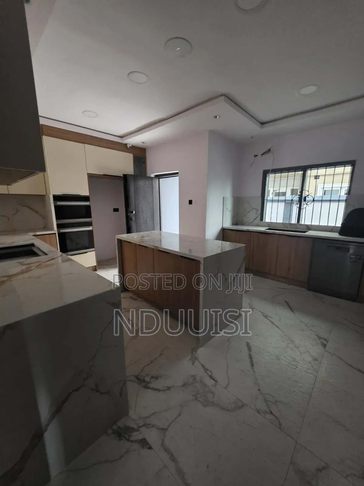 5bdrm Duplex in Pinnock Beach Estate, Osapa london for sale in Osapa london