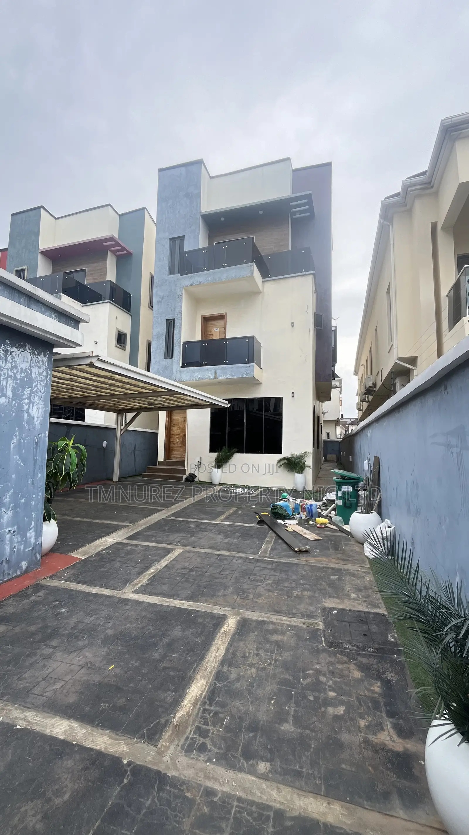 5bdrm Duplex in Ikota for rent in Ikota