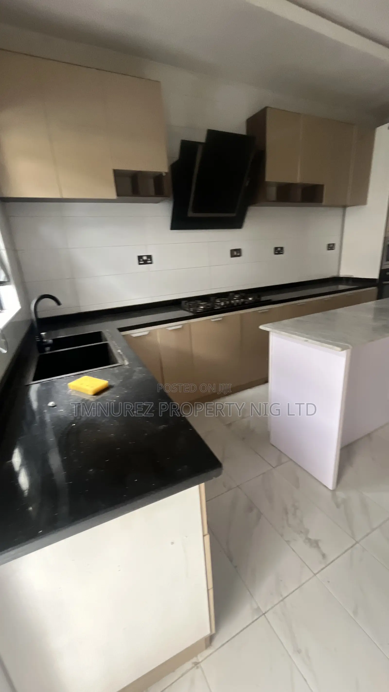 5bdrm Duplex in Ikota for rent in Ikota