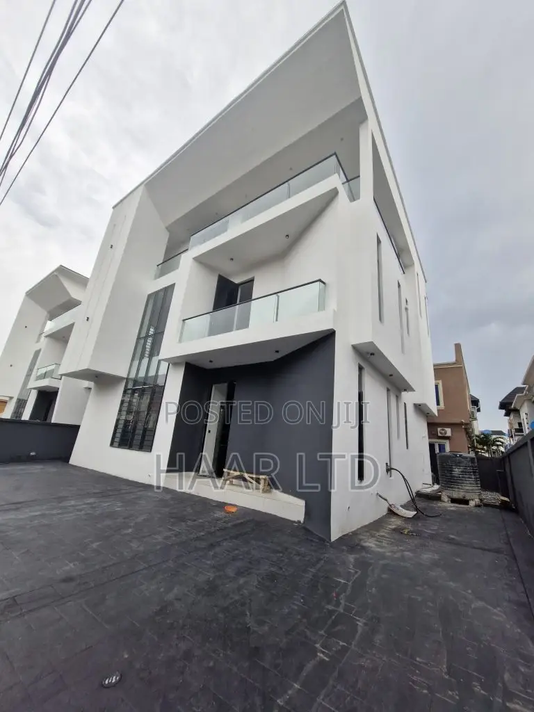 5bdrm Duplex in Osapa london for sale in Osapa london