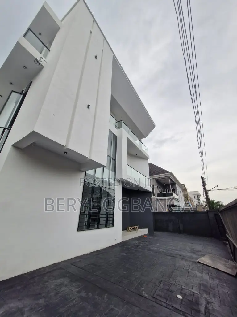 5bdrm Duplex in Osapa london for sale in Osapa london