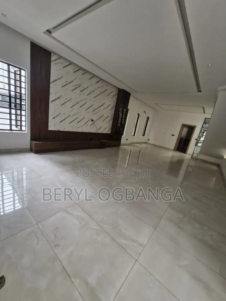 5bdrm Duplex in Osapa london for sale in Osapa london