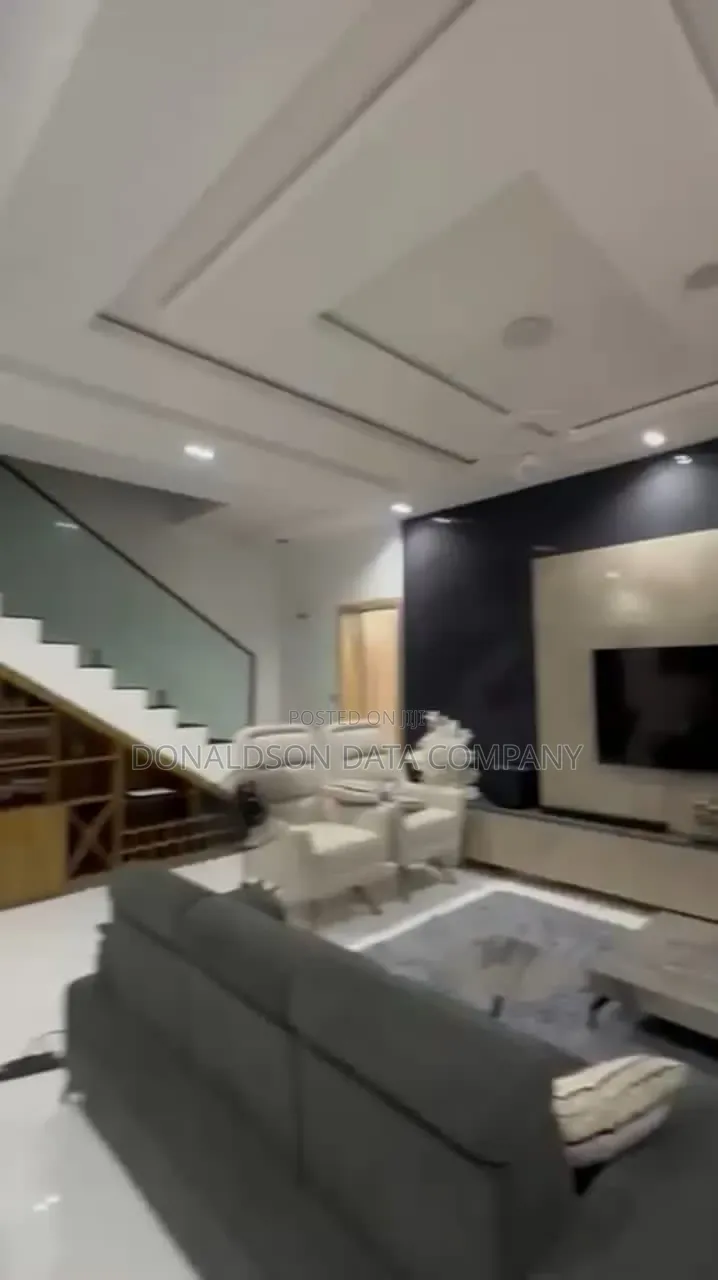 Furnished 4bdrm Duplex in Baaale Animashanhun for sale in Alakuko