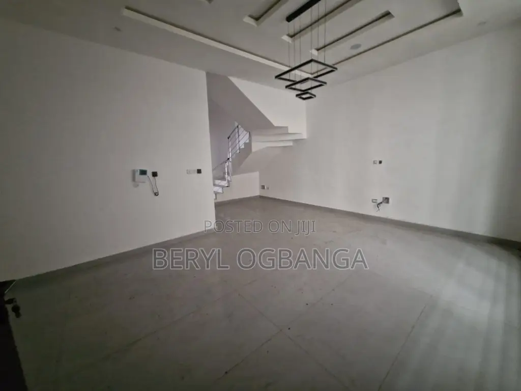 4bdrm Duplex in Osapa london for sale in Osapa london