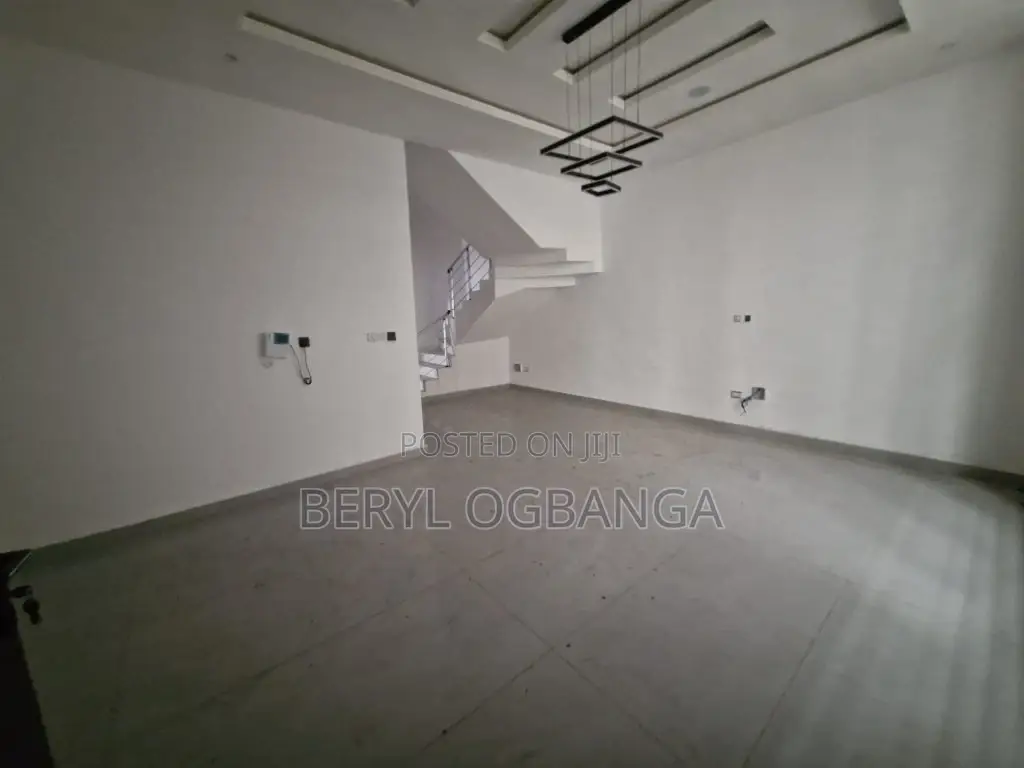 4bdrm Duplex in Osapa london for sale in Osapa london