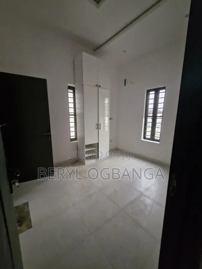 4bdrm Duplex in Osapa london for sale in Osapa london