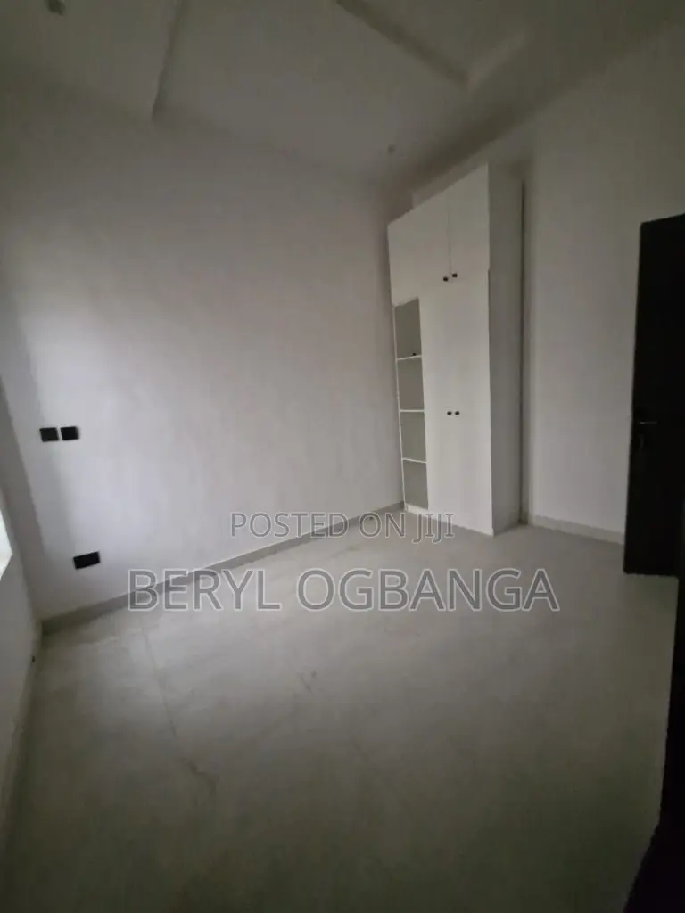 4bdrm Duplex in Osapa london for sale in Osapa london