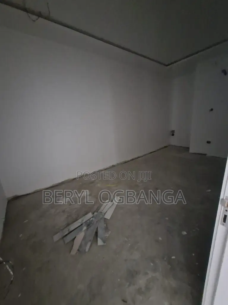 5bdrm Duplex in Osapa london for sale in Osapa london
