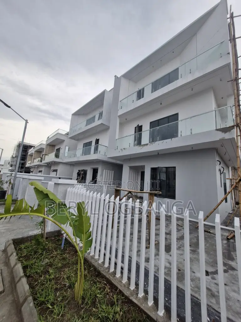 5bdrm Duplex in Osapa london for sale in Osapa london
