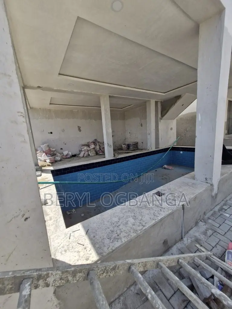 4bdrm Duplex in Ikota for sale in Ikota