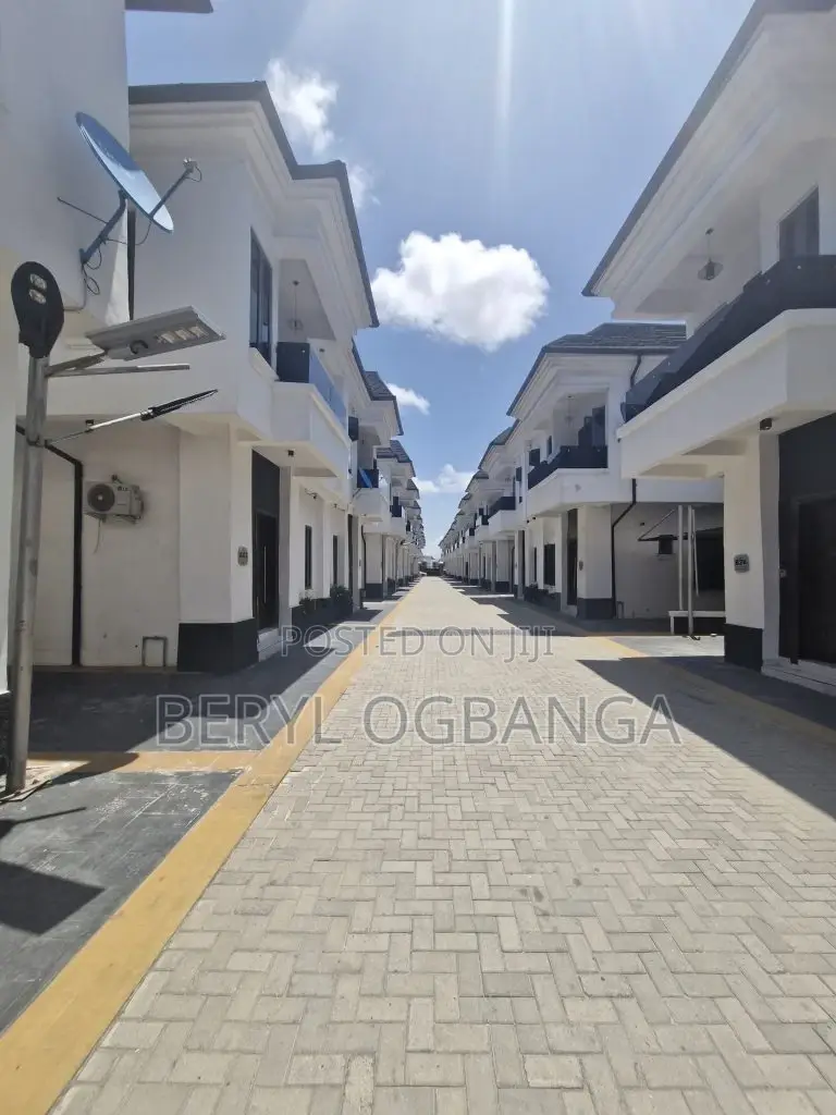 4bdrm Duplex in Ikate for sale in Ikate