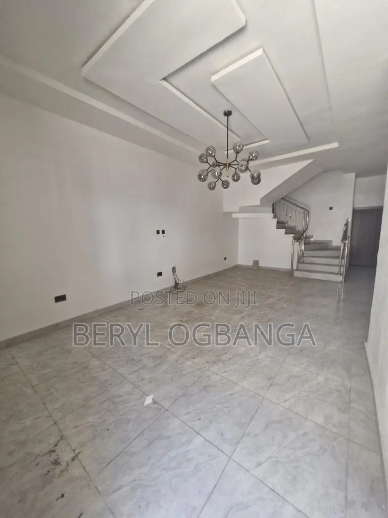 4bdrm Duplex in Ikate for sale in Ikate