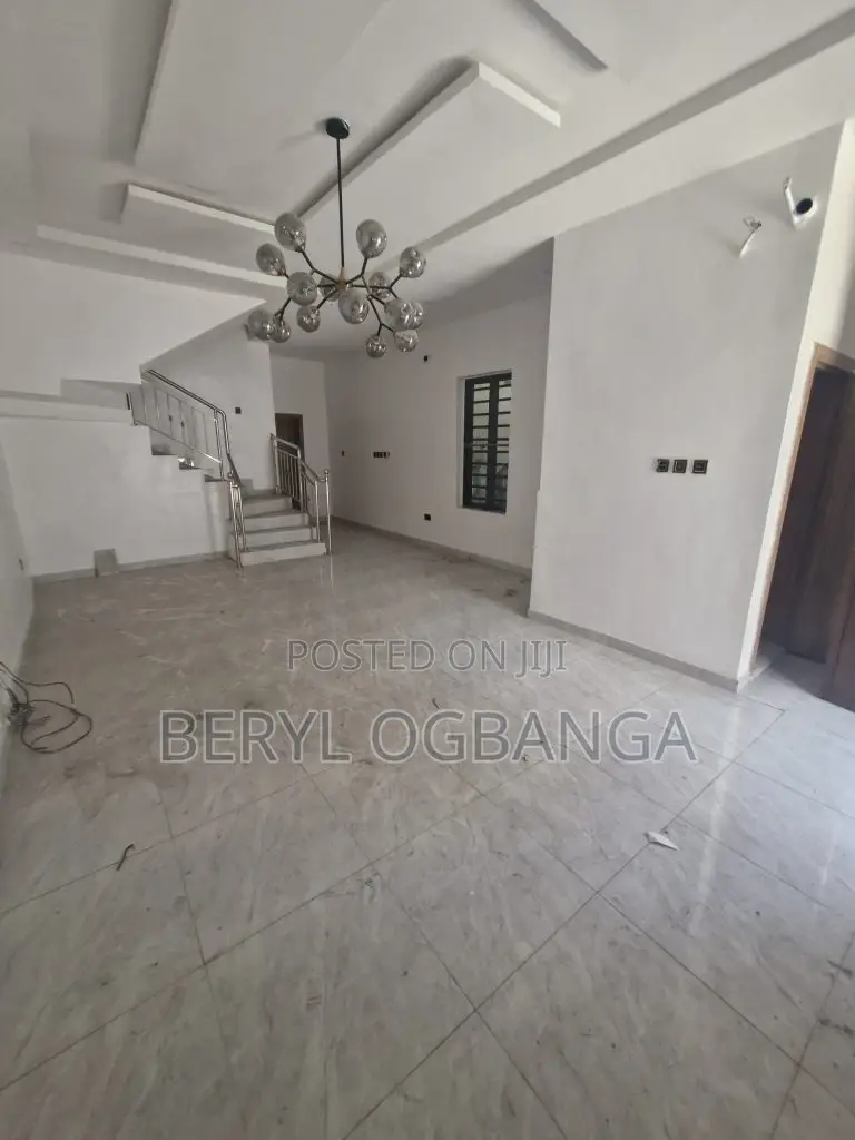 4bdrm Duplex in Ikate for sale in Ikate