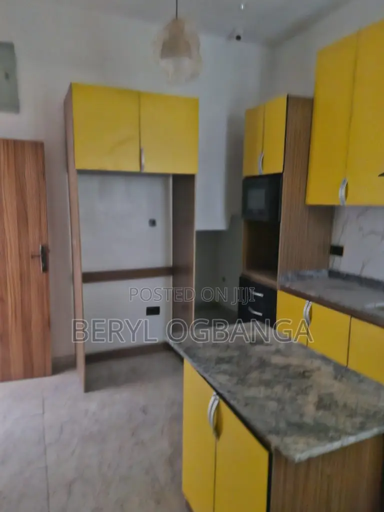 4bdrm Duplex in Ikate for sale in Ikate