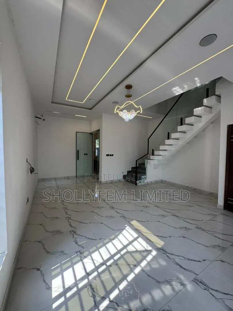 Furnished 4bdrm Townhouse/Terrace in Osapa London for sale in Osapa london