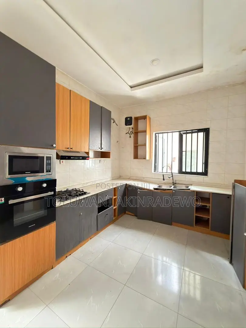 3bdrm Duplex in Ajah, Off Lekki-Epe Expressway for rent in Off Lekki-Epe Expressway