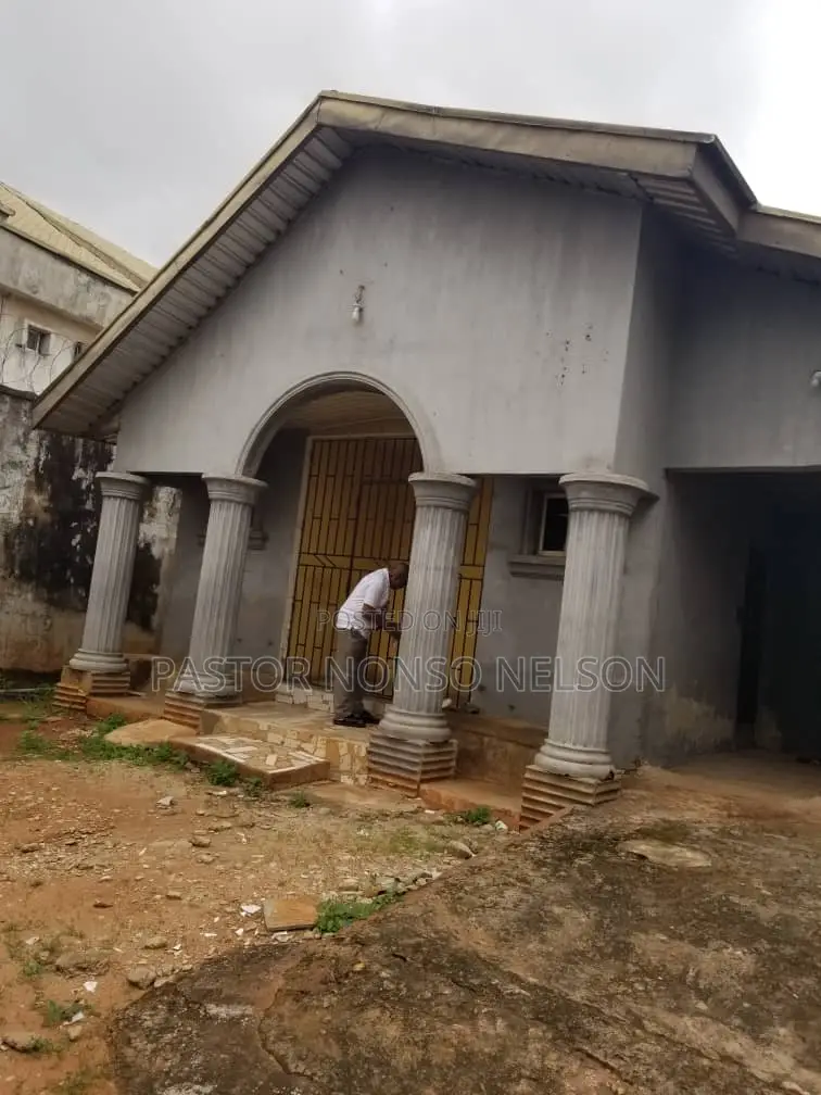 3bdrm Bungalow in Layout, Delta State for sale in Delta State