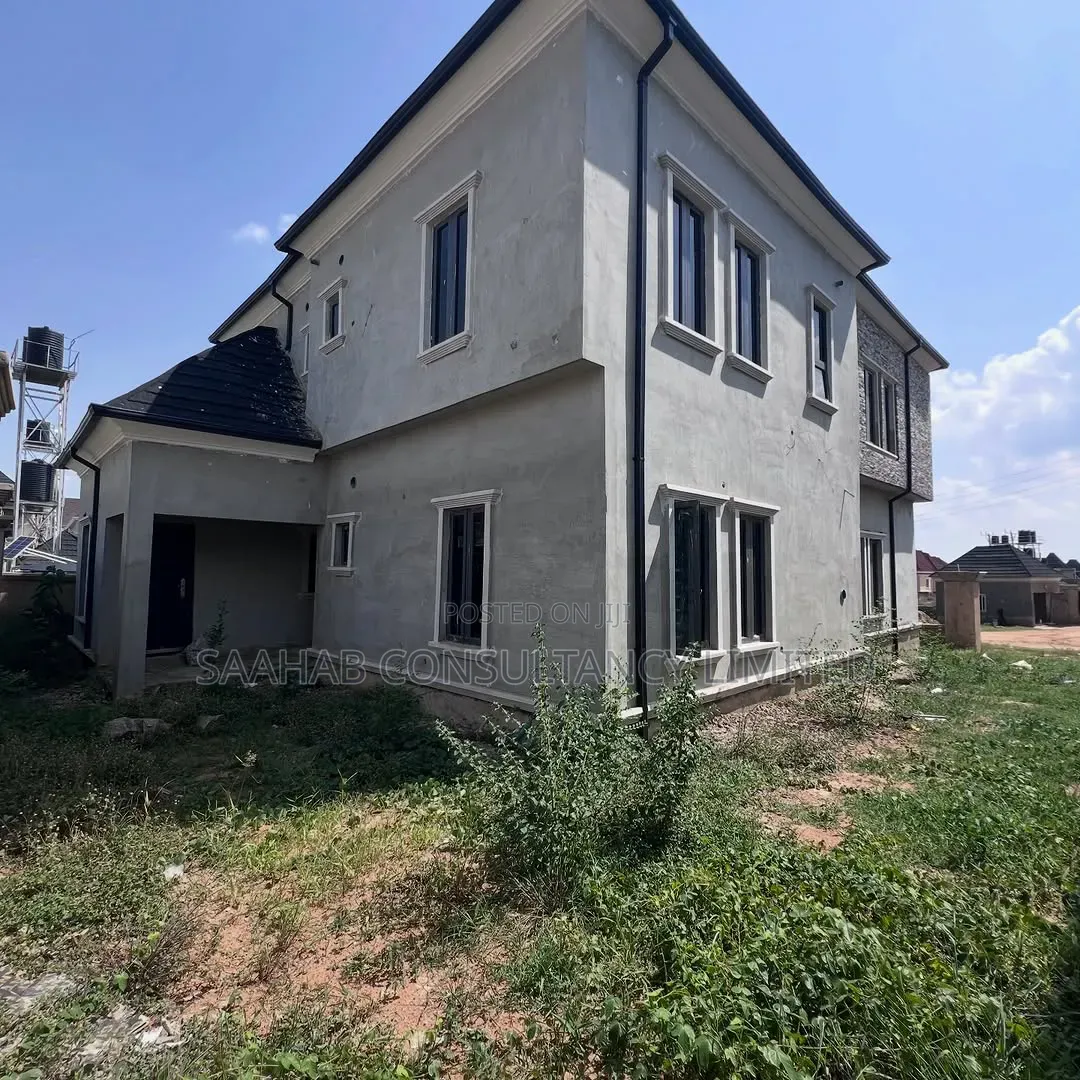 4bdrm Duplex in Estate Lugbe, FHA for sale in FHA