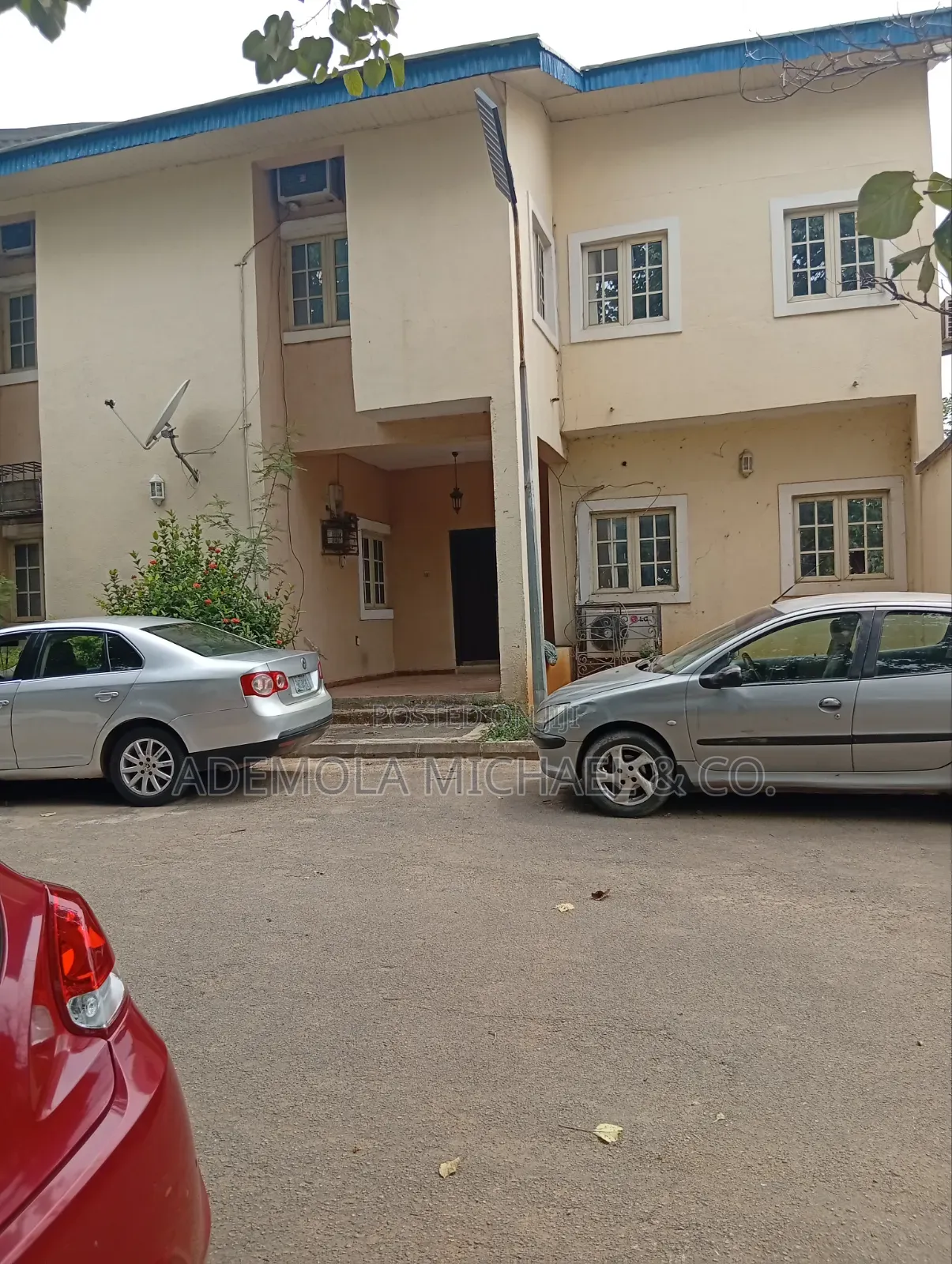4bdrm Townhouse/Terrace in Mini Estate By, Wuse 2 for sale in Wuse 2