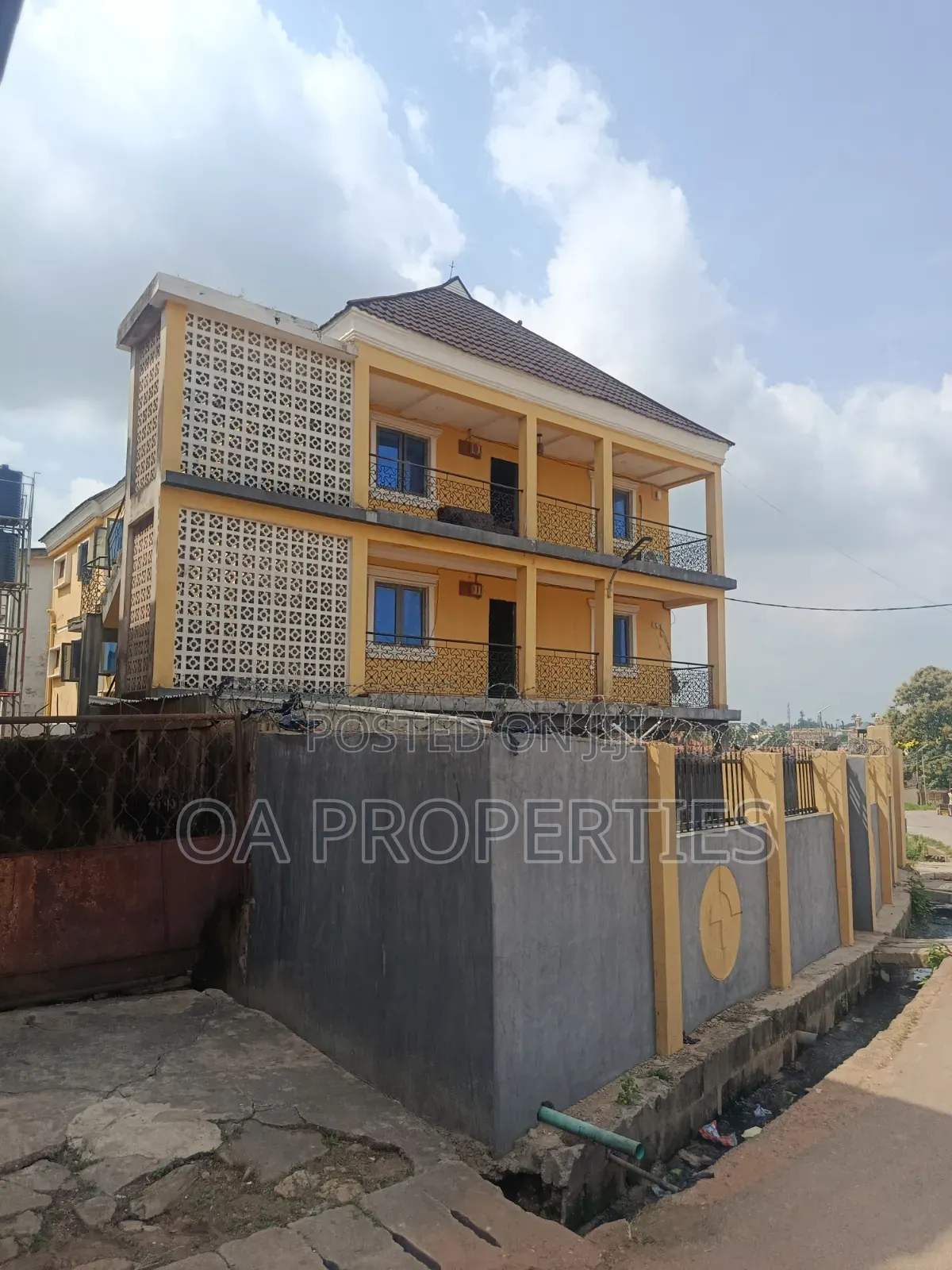 18bdrm Apartment in Ibadan for sale in Ibadan