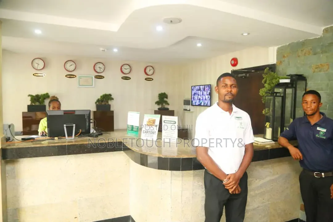 24rooms Standard Hotel With Modern Facilities in Toyin Street