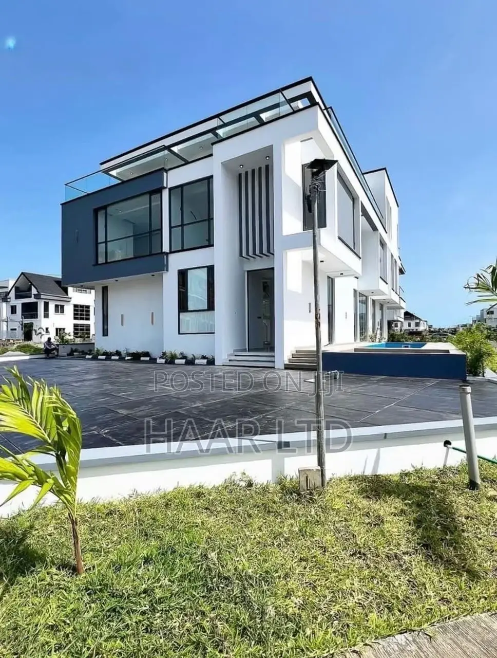 5bdrm Duplex in Ikate for sale in Ikate