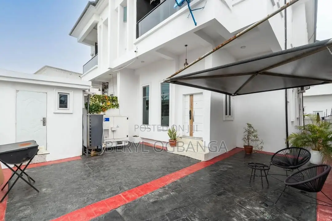 Furnished 4bdrm Duplex in Chevron for rent in Chevron