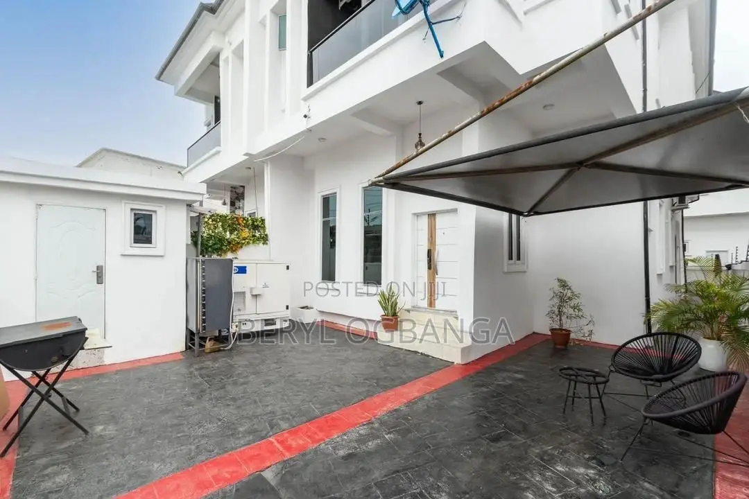 Furnished 4bdrm Duplex in Chevron for rent in Chevron